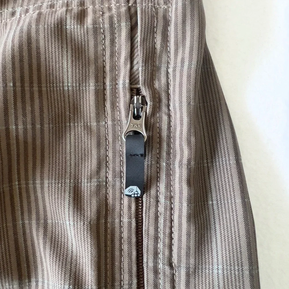 Mountain Hardwear Mens Brown Striped Cargo Shorts Size Large Gorpcore Outdoor